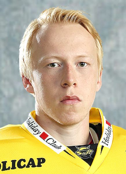 Santeri Lipiainen hockey player photo