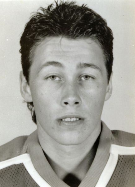 Selmar Odelein hockey player photo