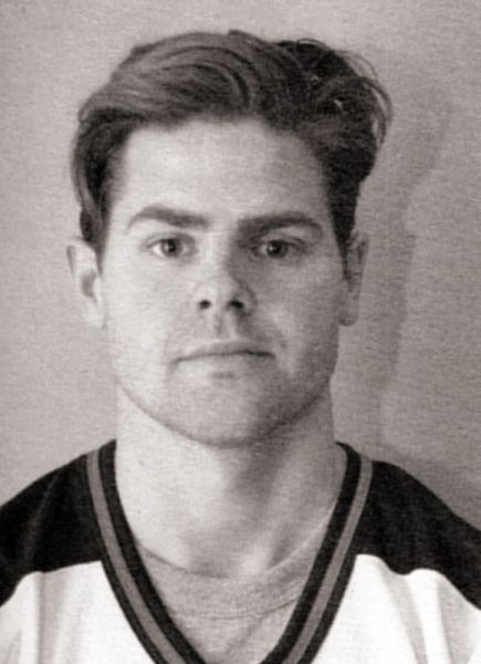 Steve Guolla hockey player photo