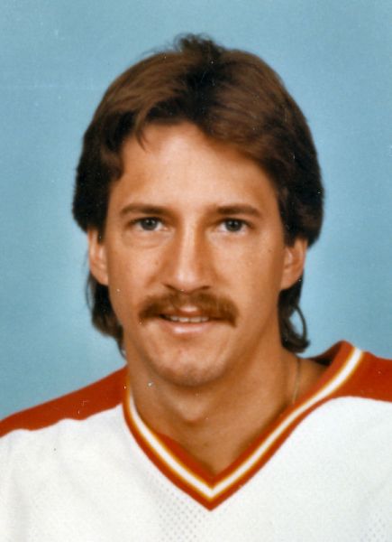 Steve Tambellini hockey player photo
