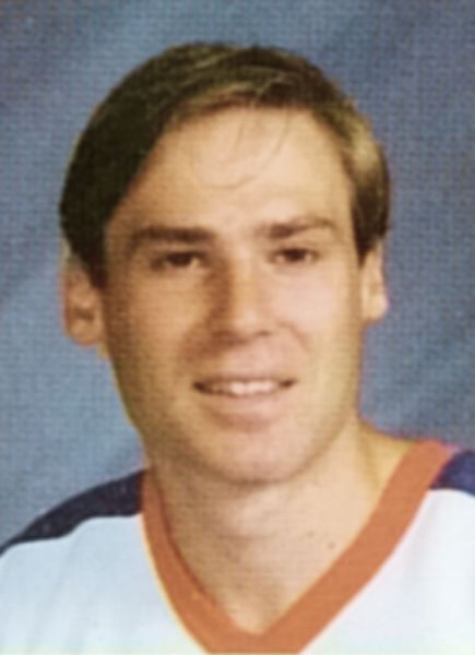 Steve Tuttle hockey player photo