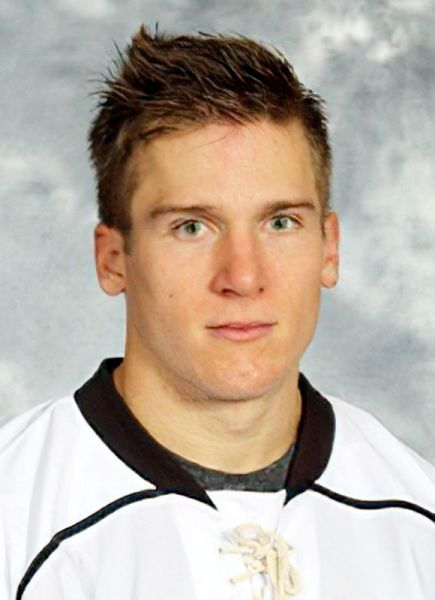 T.J. Syner hockey player photo