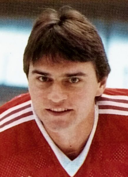 Thomas Vrabec hockey player photo