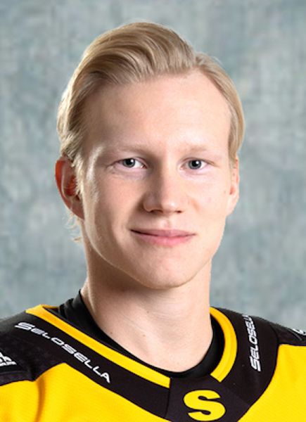 Tino Metsavainio hockey player photo