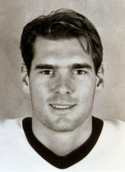 Tom Kurvers hockey player photo