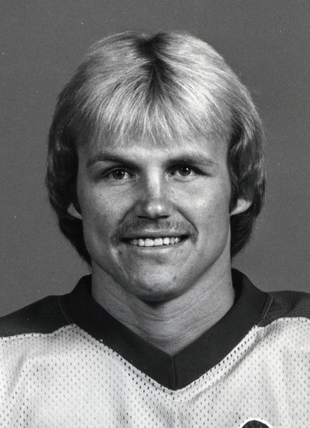 Tony Currie hockey player photo