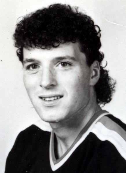 Tony Tanti hockey player photo