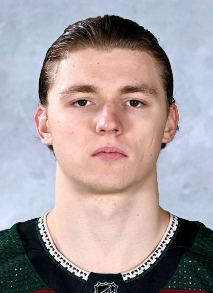 Vladislav Kolyachonok hockey player photo