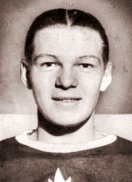 Wally Stanowski hockey player photo
