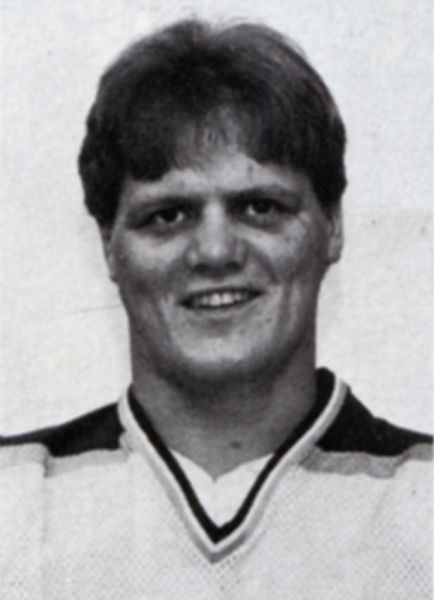 Warren Young hockey player photo