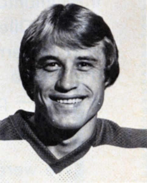 Lyle Moffat hockey player photo