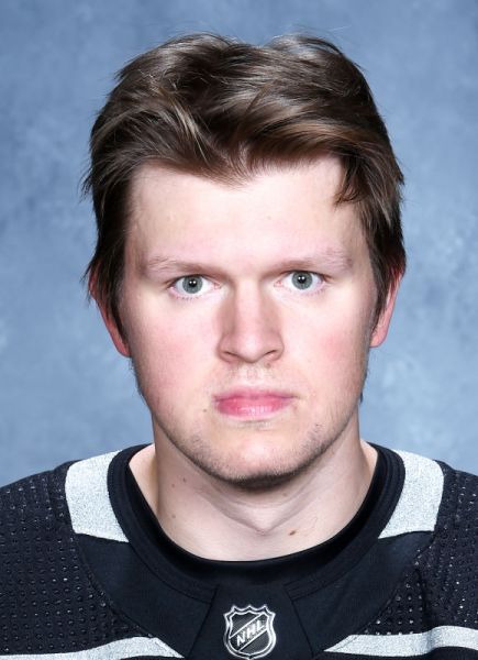 Arthur Kaliyev hockey player photo