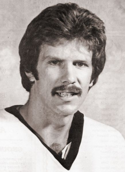 Bob Young hockey player photo