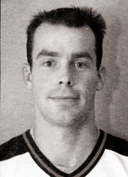 Bruce Gardiner hockey player photo