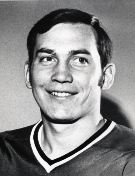 Cliff Koroll 1969-80 Chicago Blackhawks B+W 8x10 A