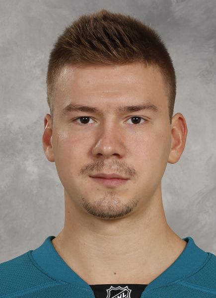 Daniil Tarasov hockey player photo