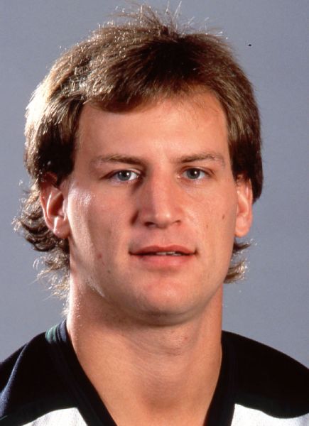 Doug Zmolek hockey player photo