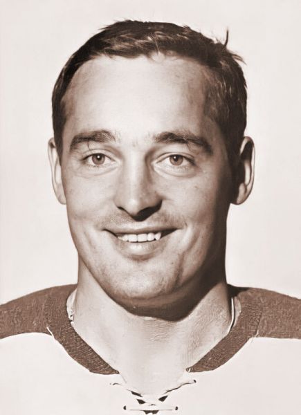 Frank Mahovlich hockey player photo
