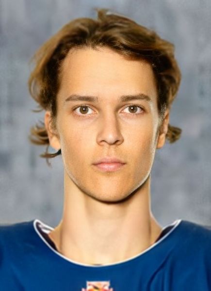 Julian Lutz hockey player photo