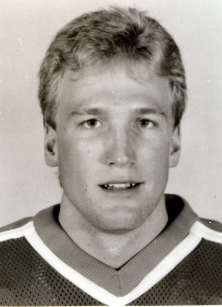 Kim Issel hockey player photo