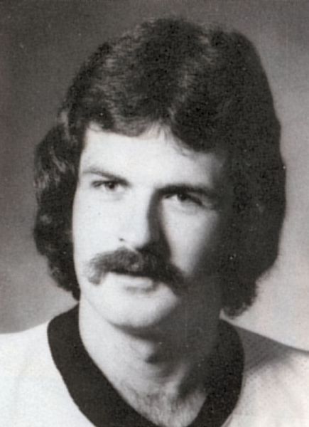 Mike Thompson hockey player photo