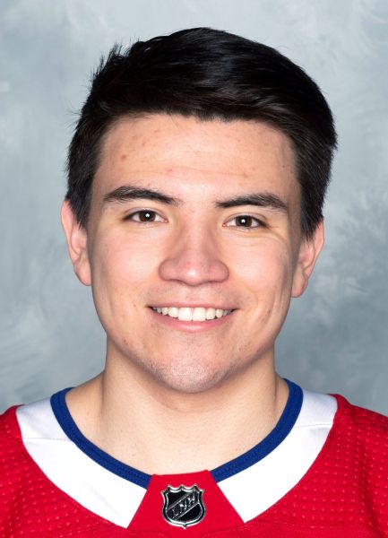 Nick Suzuki hockey player photo