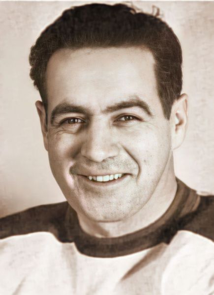 Player photos for the 1943-44 Detroit Red Wings at hockeydb.com